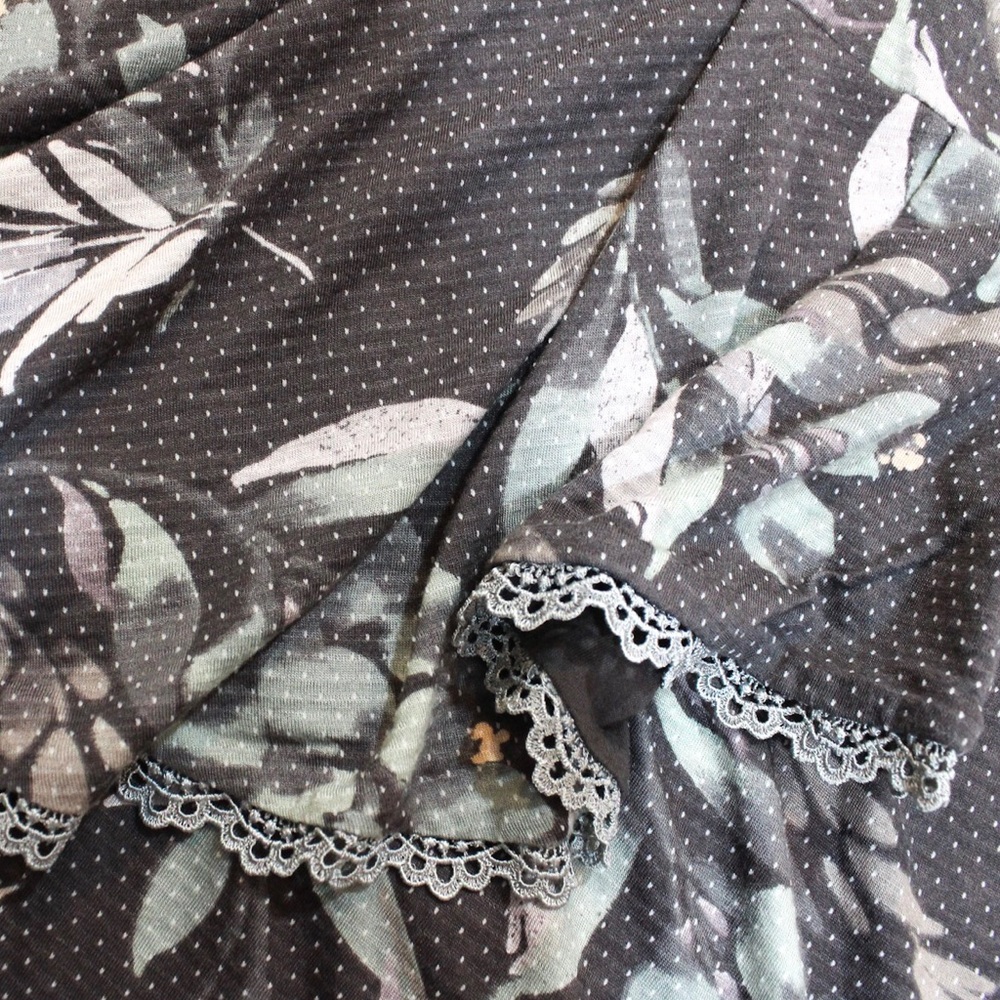 Anthro Ric Rac humbled hydrangea top - Picture 2 of 5
